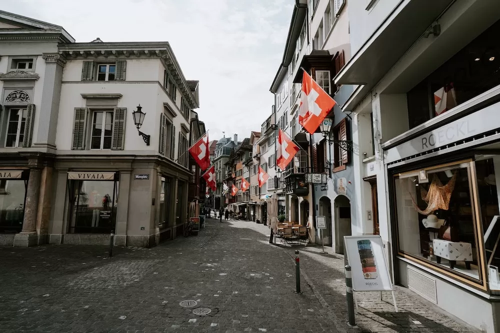 Moving to Zürich: Your Relocation Guide