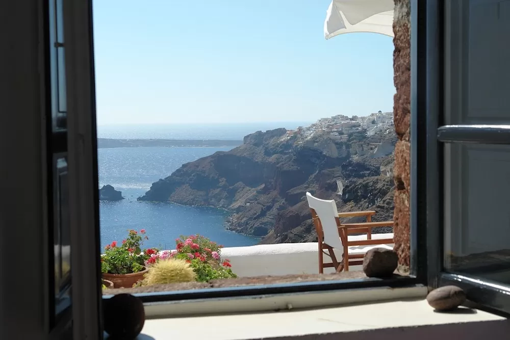 Moving to Santorini: Your Relocation Guide