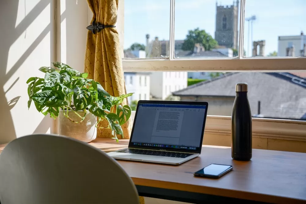 A Few Ways to Work at Home in Paris