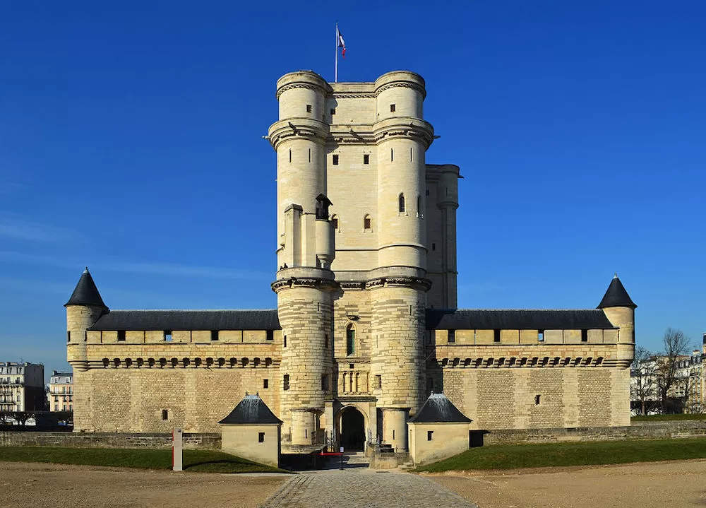 The Most Beautiful Châteaus Just Outside of Paris