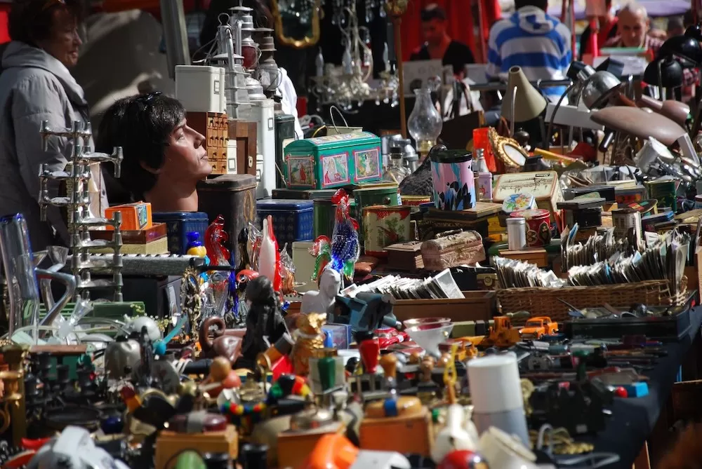 Helpful Tips for Shopping in Paris Flea Markets