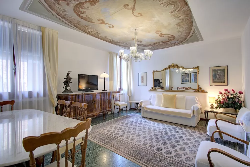 Our Five Most Charming Luxury Homes in Venice With a Canal View