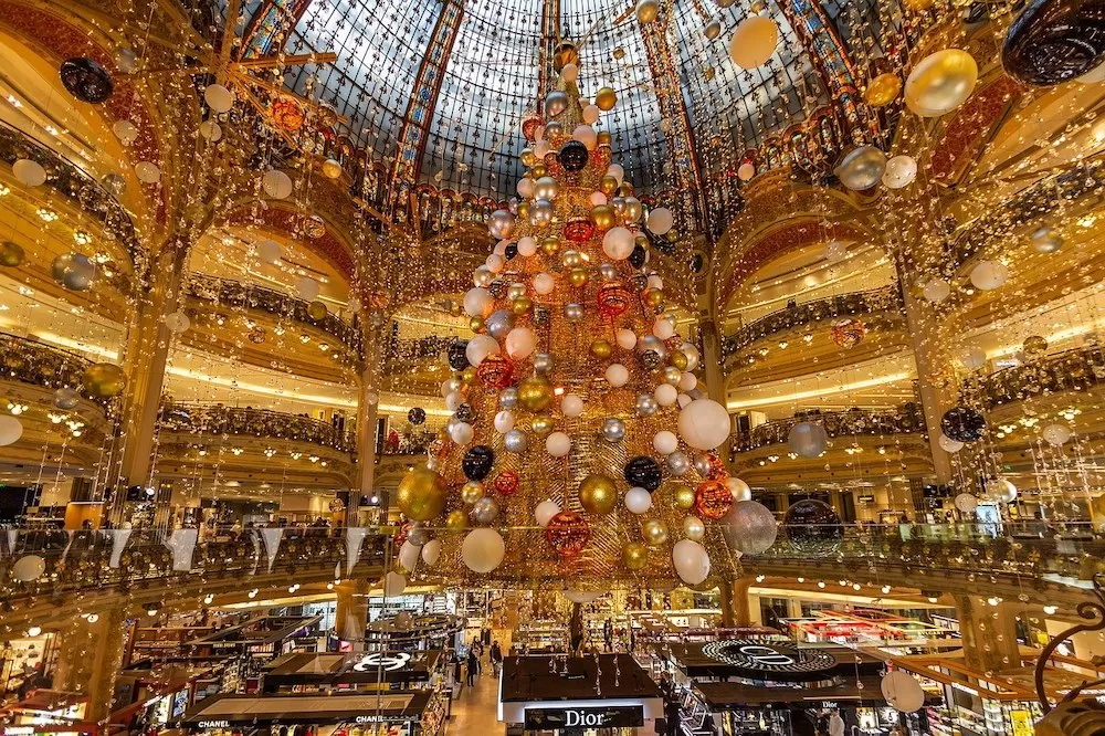 Where To See The Best Christmas Light Displays in Paris