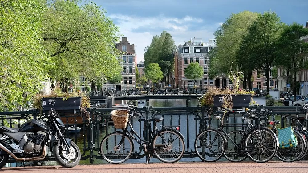 Top Five Tips for Riding Your Bike in Amsterdam