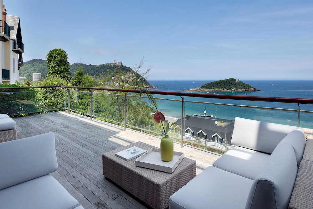 San Sebastian Luxury Homes with Great Seaside Views