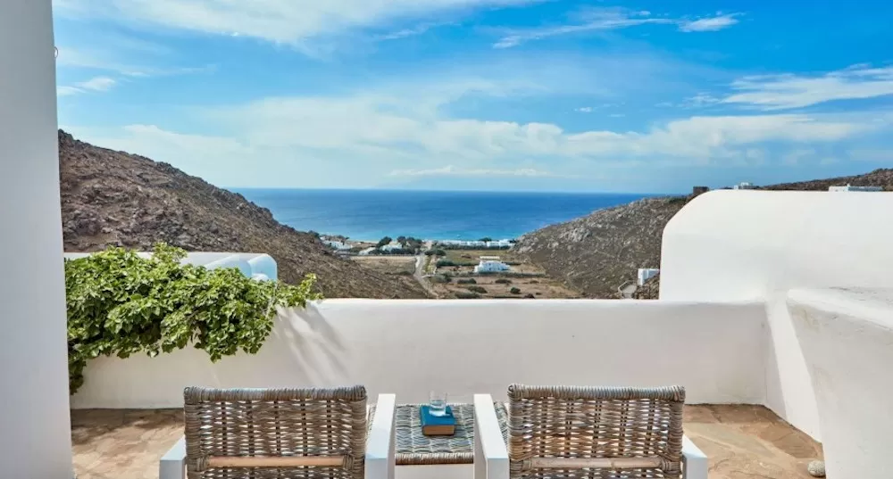 Top Mykonos Luxury Villas with Scenic Views