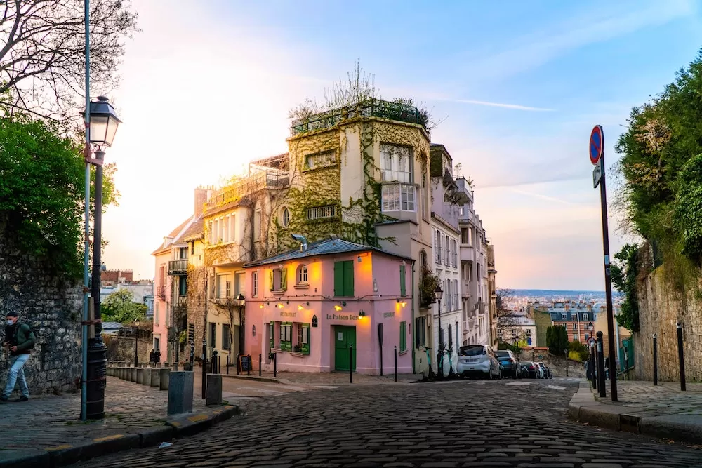 Paris Cafés That Are Perfect For Your Valentine's Day Date