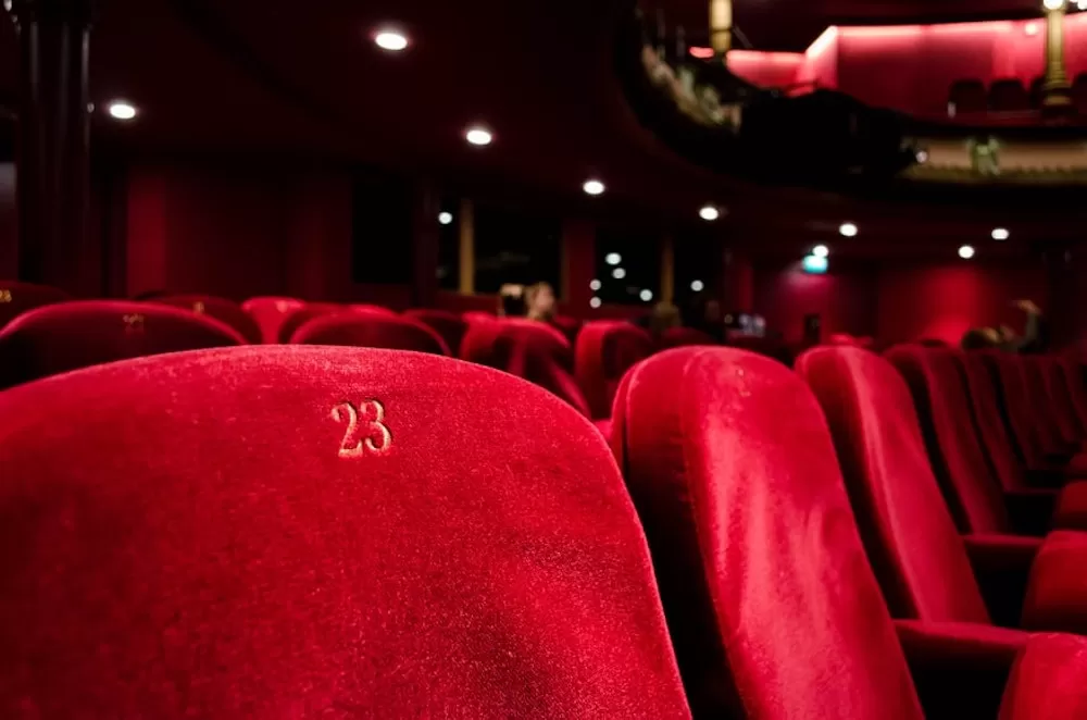 Where to Watch Classic Hollywood Movies in Paris