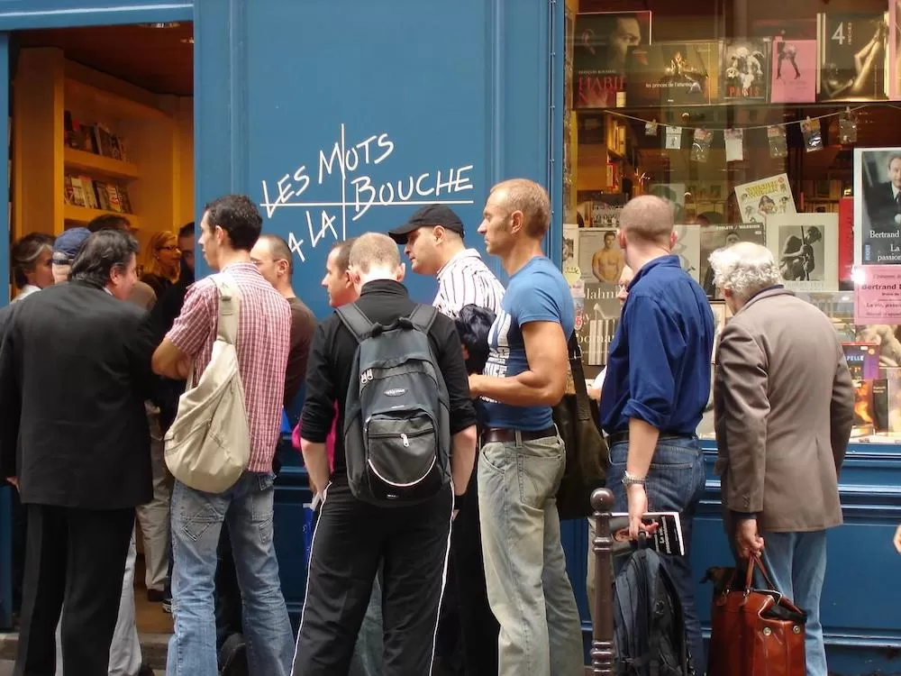 The Top Spots To Visit When You're Gay in Paris