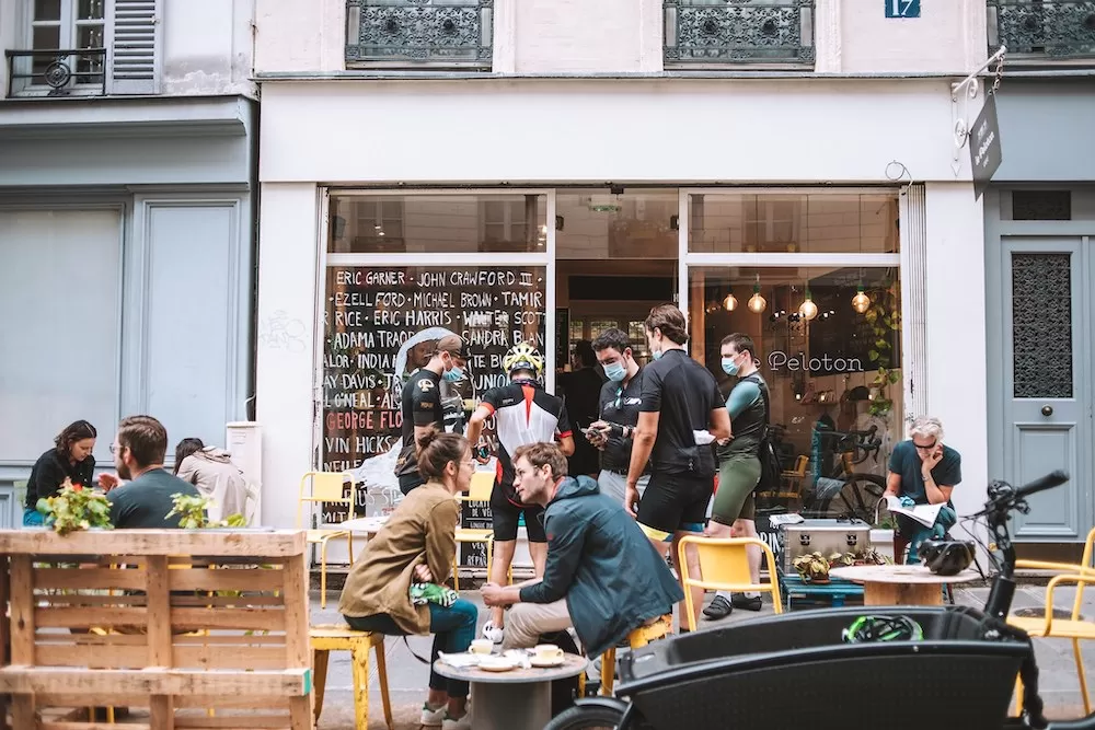 Cafes in Paris: The Best Near The Seine River