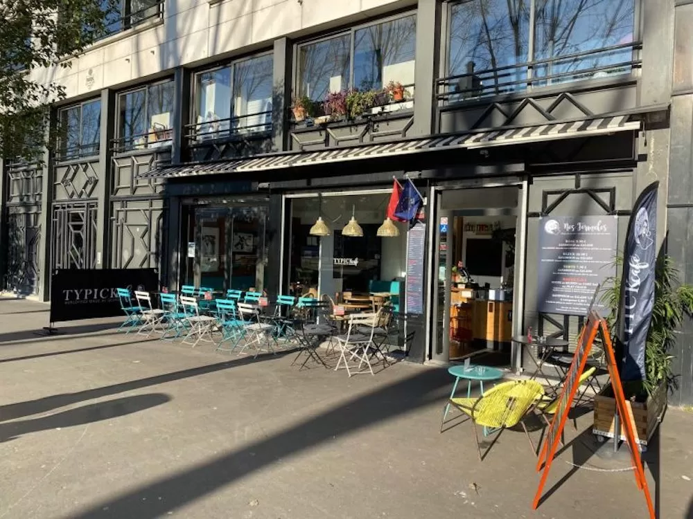 Cafes in Paris: The Best Near The Seine River