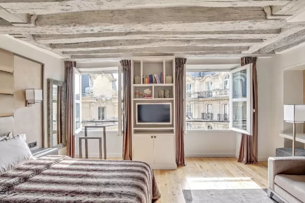 10 Paris Luxury Apartments with Sunny Bedrooms