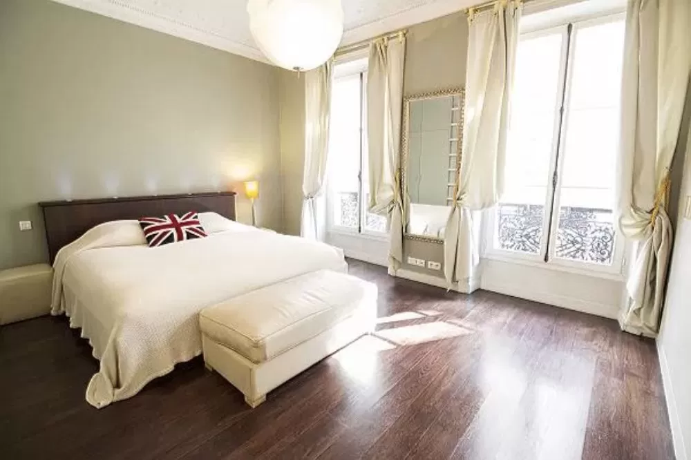 10 Paris Luxury Apartments with Sunny Bedrooms