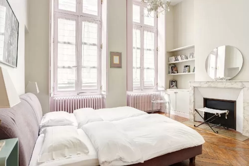 10 Paris Luxury Apartments with Sunny Bedrooms