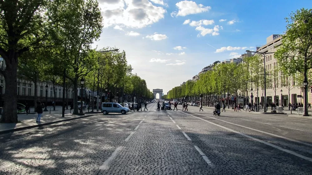 Cafes in Paris: The Best in Champs-Élysées