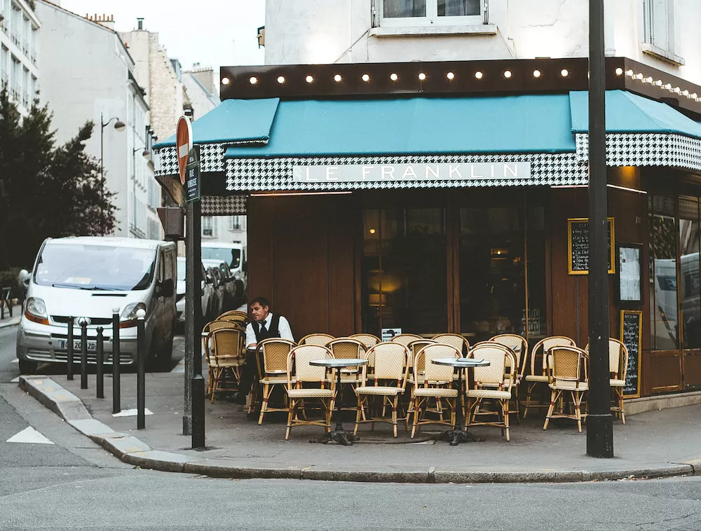 Cafes in Paris The Best in La Pigalle Quartier