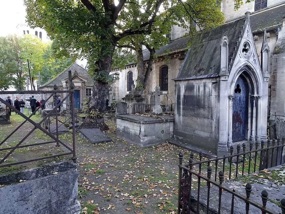 The 7 Most Beautiful Cemeteries in Paris