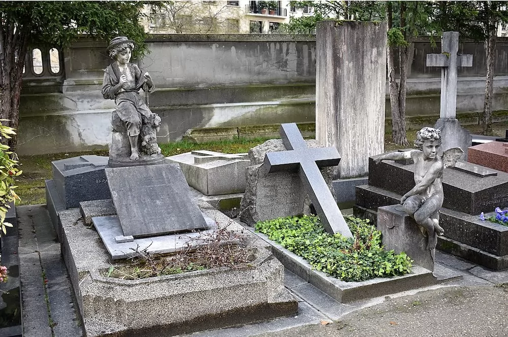 The 7 Most Beautiful Cemeteries in Paris