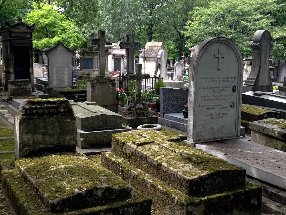 The 7 Most Beautiful Cemeteries in Paris