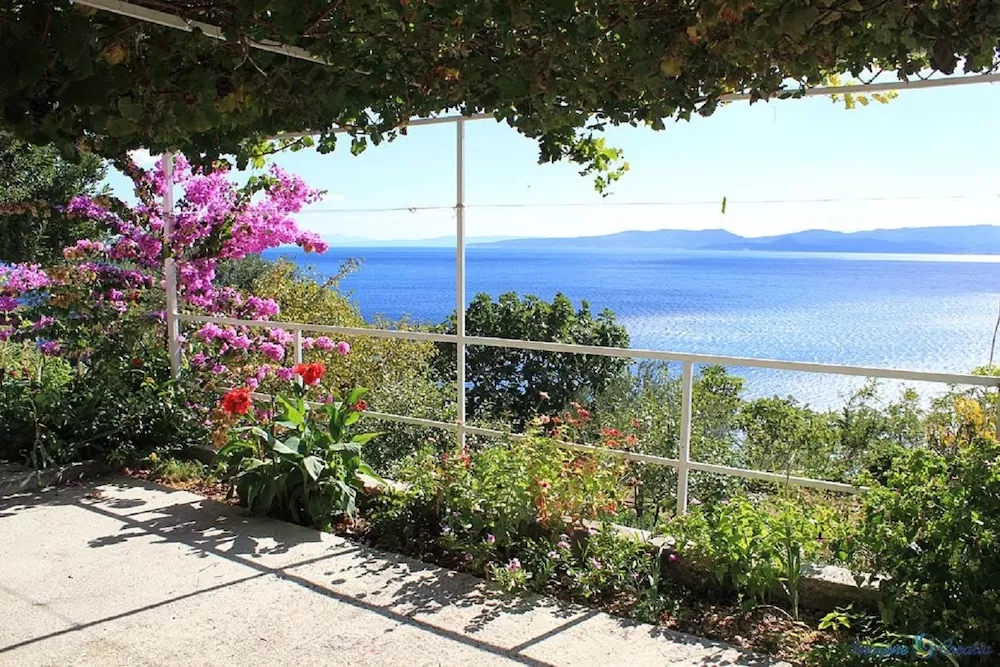 7 Vacation Rentals in Croatia with Great Spots for Enjoying Views