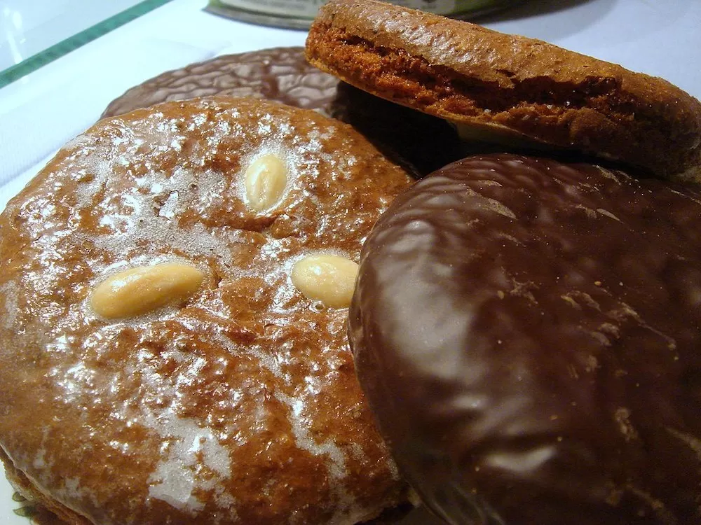 Enjoy These German Christmas Cookies This Holiday Season