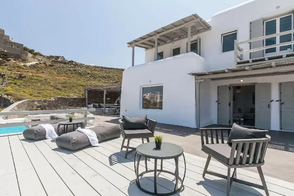 Five Luxury Villas to Rent in Mykonos for New Year's Eve