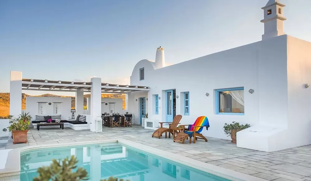 Check Out These Five Luxury Villas in Santorini for New Year's Eve