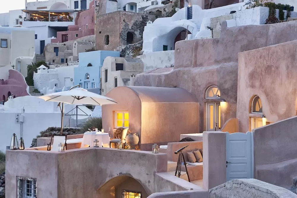 Check Out These Five Luxury Villas in Santorini for New Year's Eve