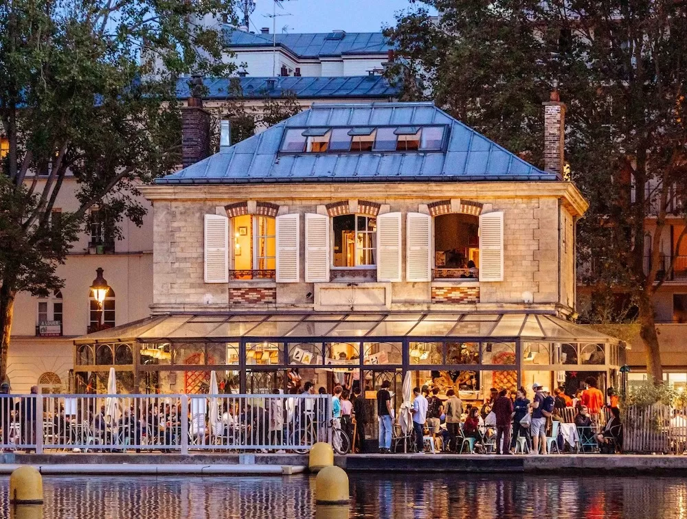 Cafes in Paris: The Best for Your Valentine's Day Date