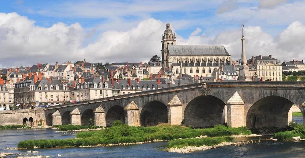 The Best Towns to Spend Valentine's Day in France Apart from Paris