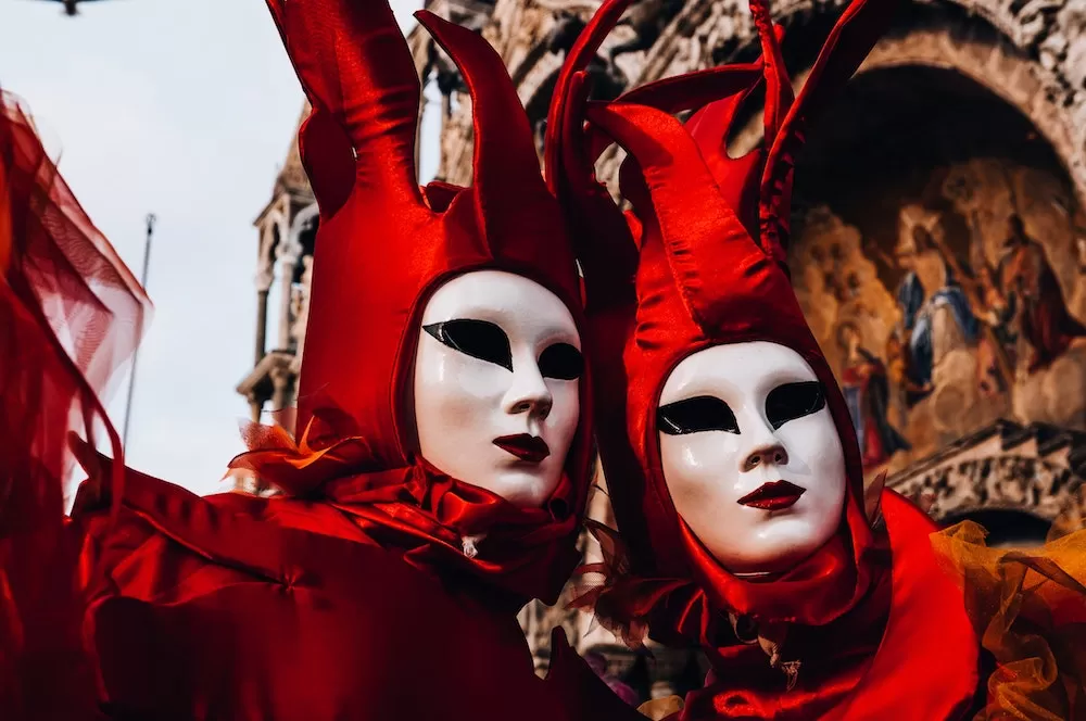 The Most Romantic Things to Do in The Carnival of Venice