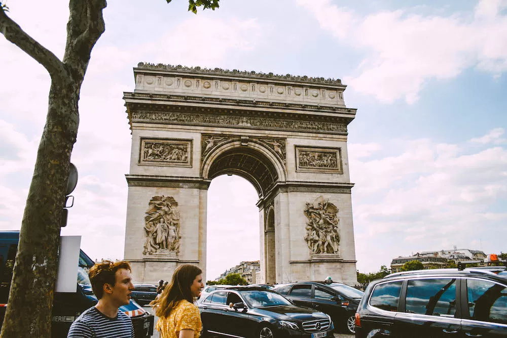 Cafes in Paris: The Best Near The Arc de Triomphe