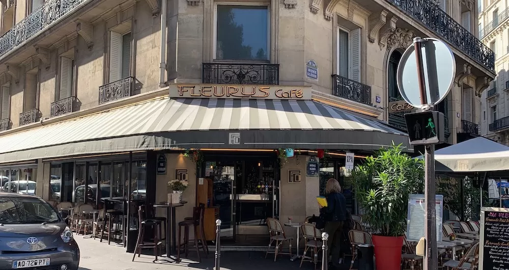 Cafes in Paris: The Best Near The Arc de Triomphe