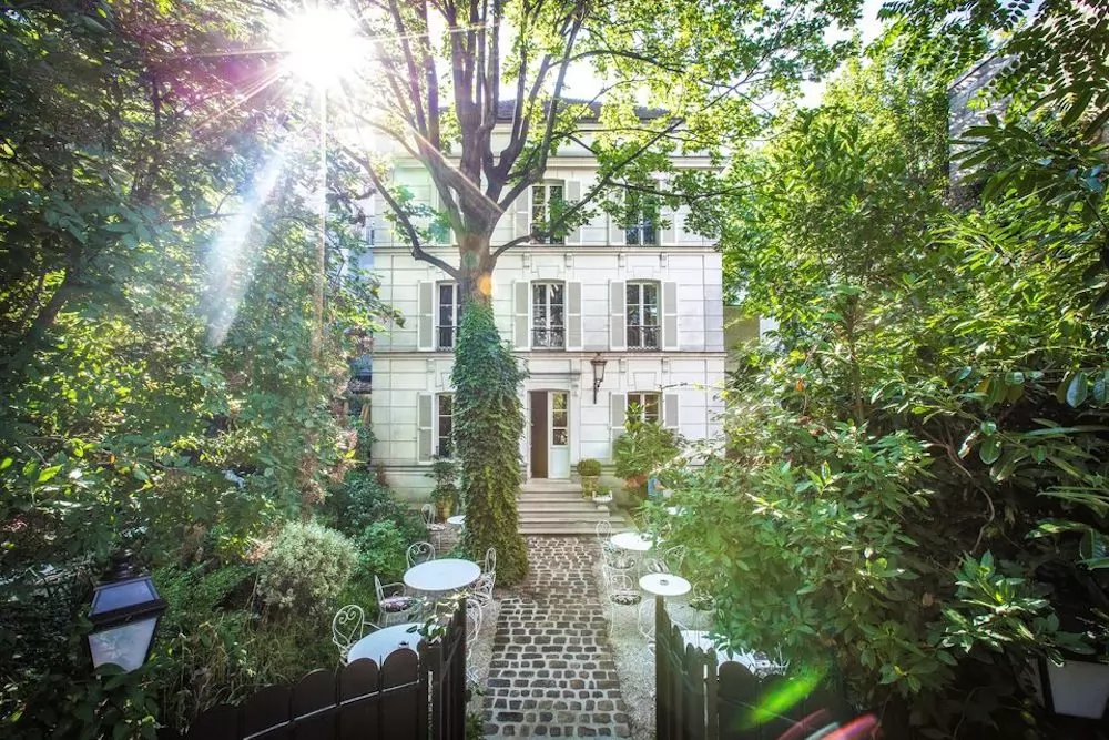 Check Out These Underrated Date Spots in Paris