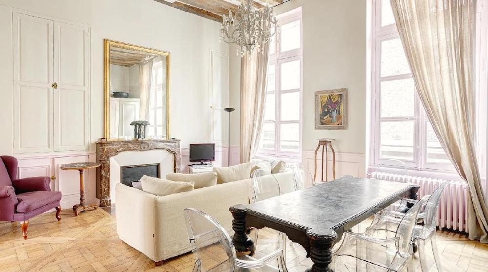 Rent A Luxury Apartment to Live Like A Glamorous Local in Paris