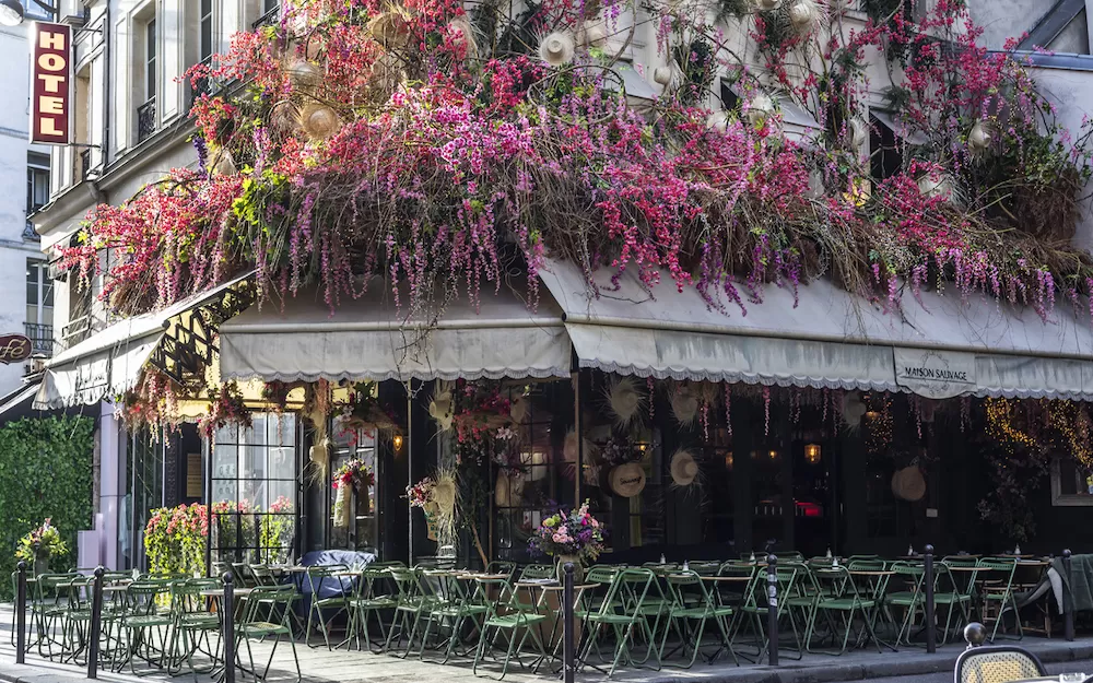Cafes in Paris: The Best for A Mother's Day Date