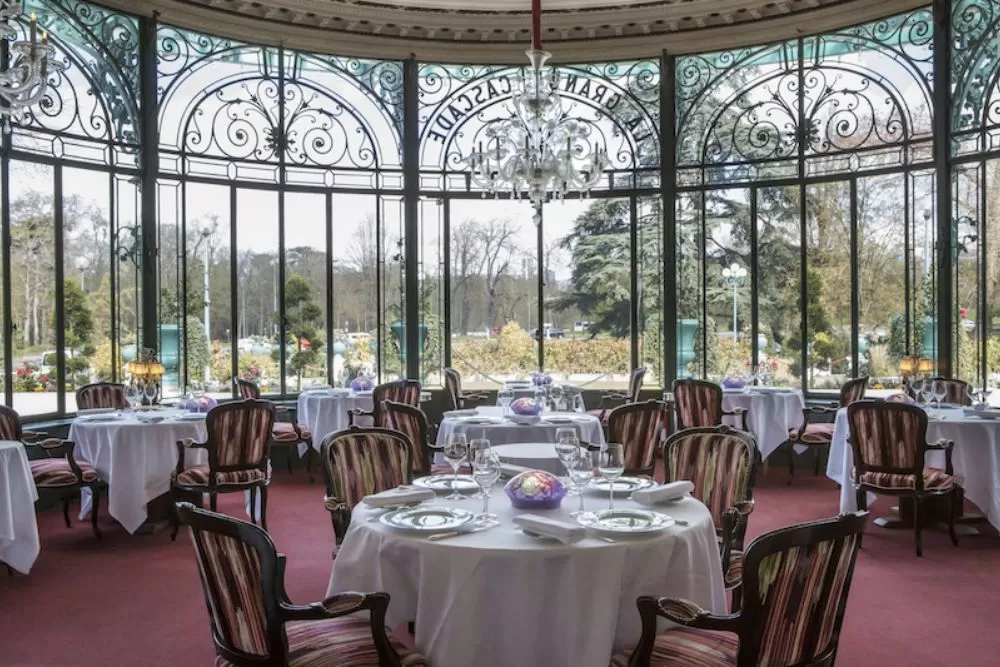 The Most Romantic Candlelit Restaurants in Paris