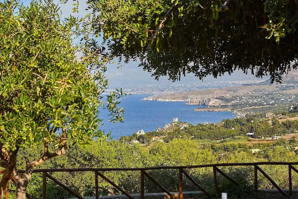 Enjoy The Seaside Views in These Luxury Villas in Sicily