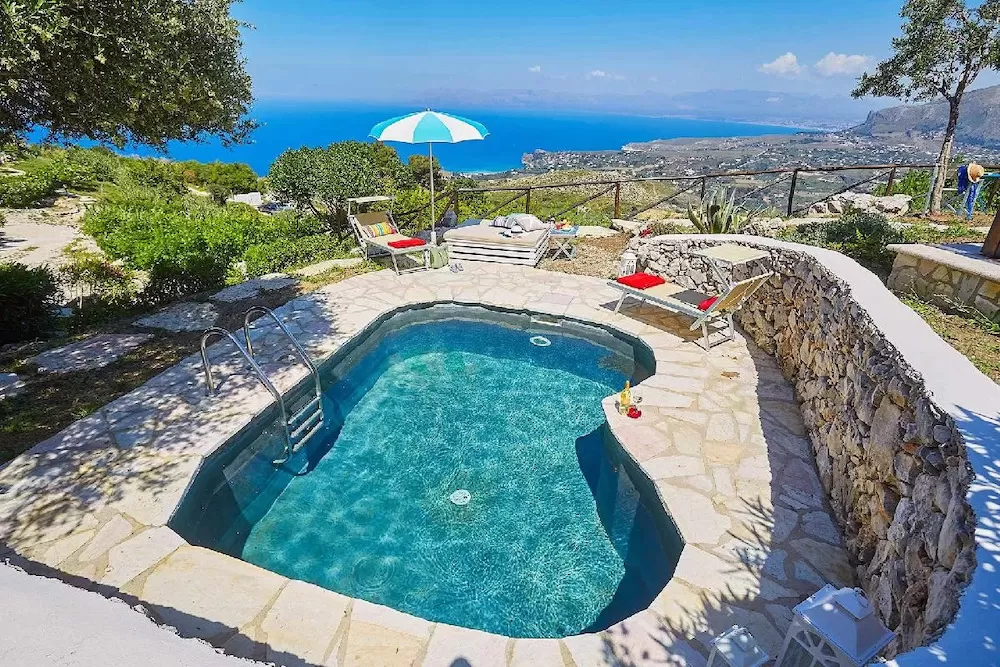 Enjoy The Seaside Views in These Luxury Villas in Sicily