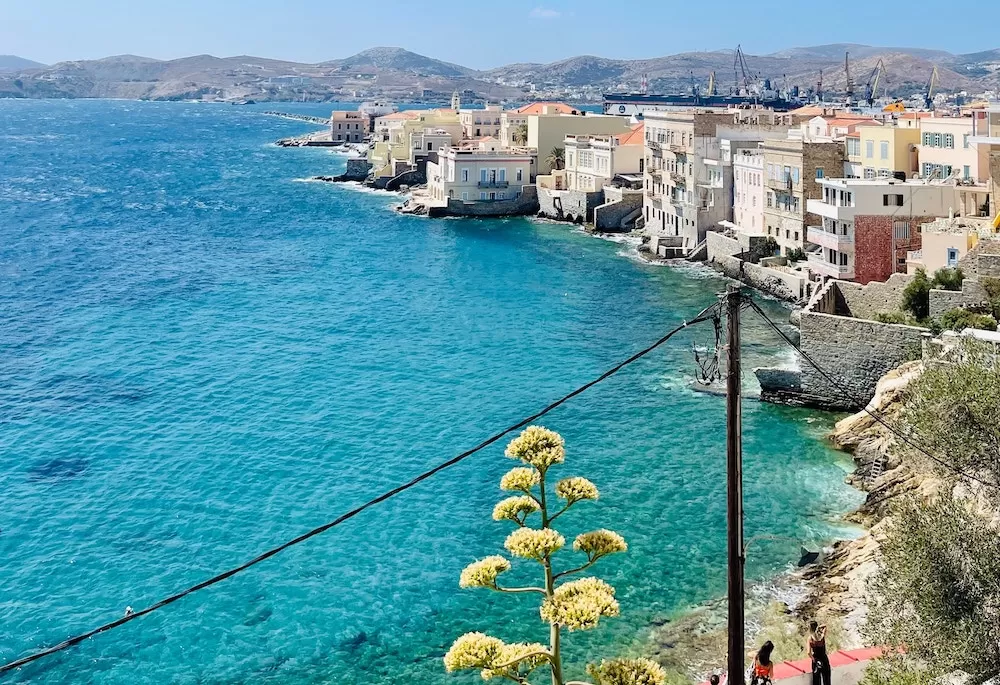 10 Beautiful Must-See Greek Islands