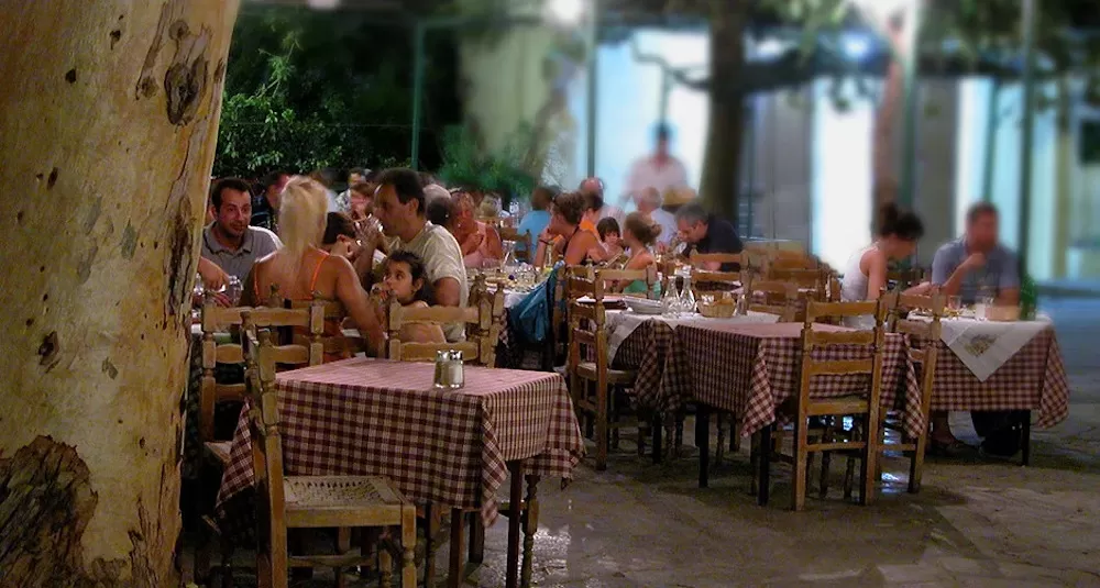 What are The Best Traditional Greek Restaurants in Athens?