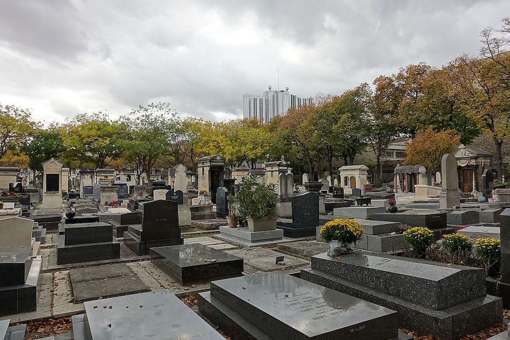 Visit These Picturesque Cemeteries in Paris