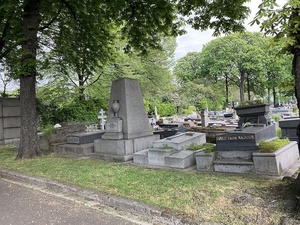 Visit These Picturesque Cemeteries in Paris
