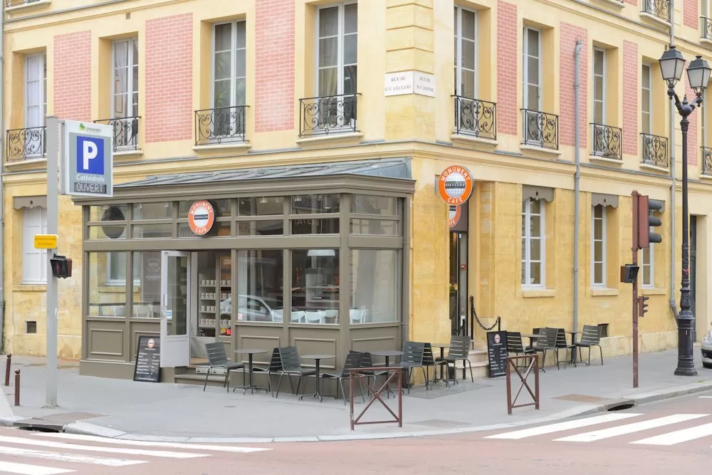 Cafes in Paris: The Best Near Versailles