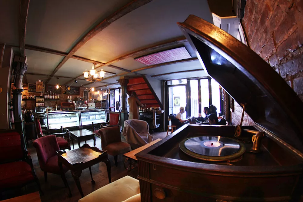Warm Up in These 9 Cozy Cafes in New York