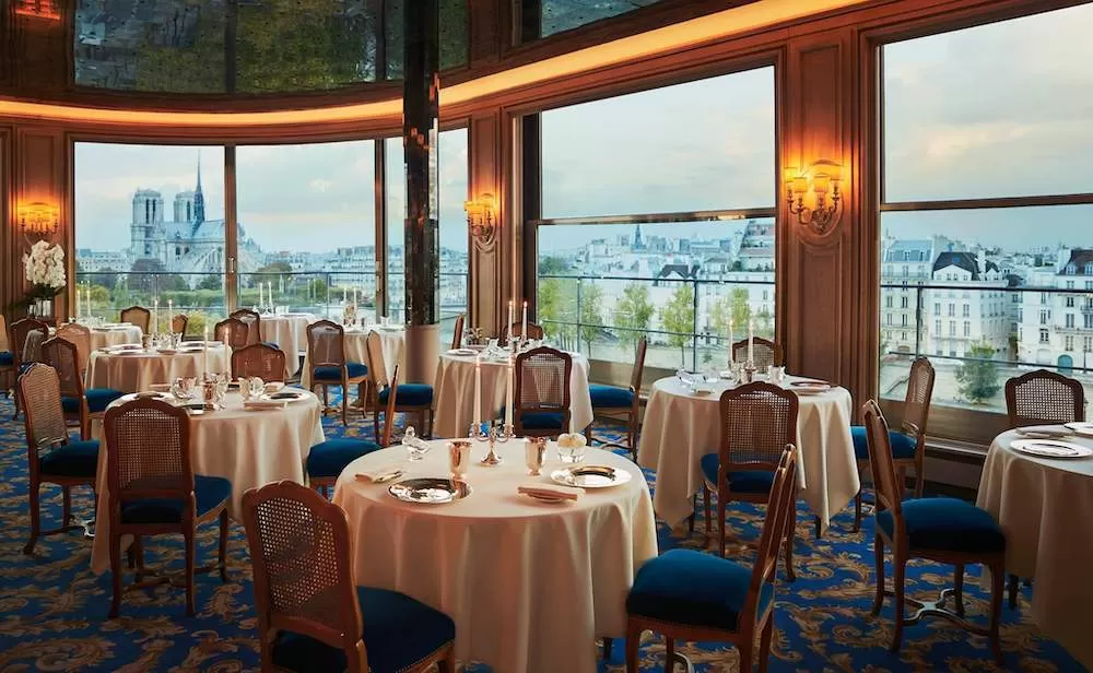 Where to Have Christmas Dinner in Paris