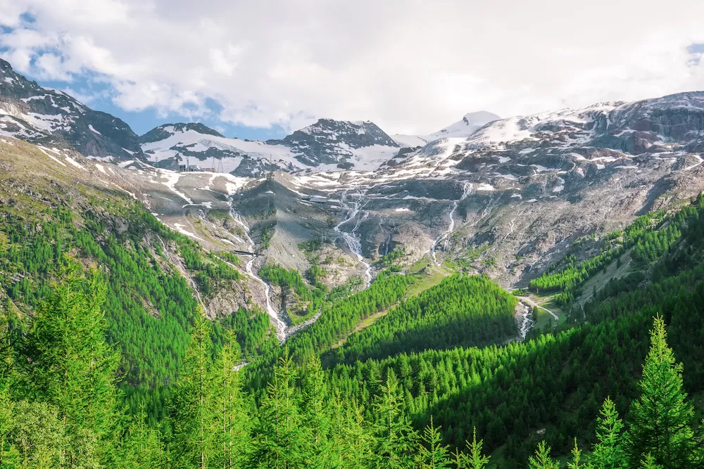 Why Should You Visit The Swiss Alps?