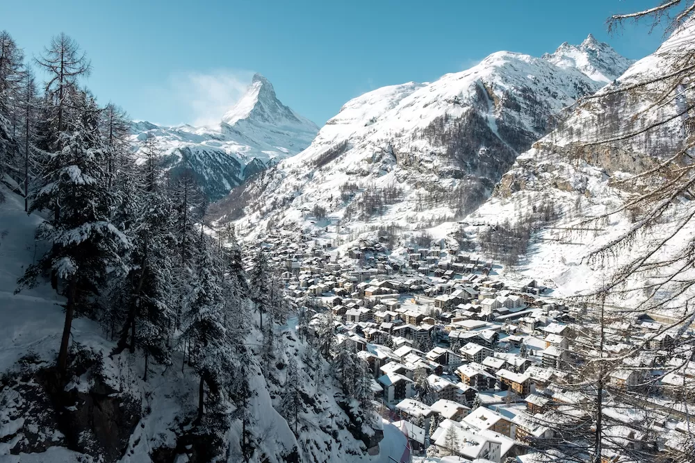 The Basics of Public Transport in The Swiss Alps