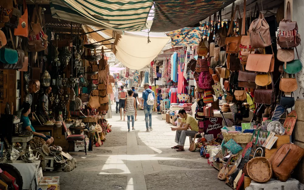 Follow These 10 Tips When You Shop in Souks
