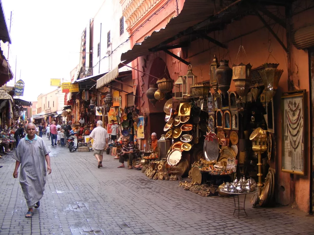 Follow These 10 Tips When You Shop in Souks
